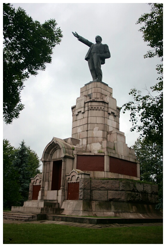 Lennin Monument