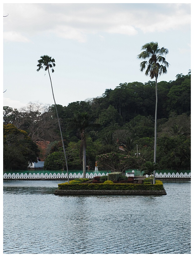 Kandy Lake