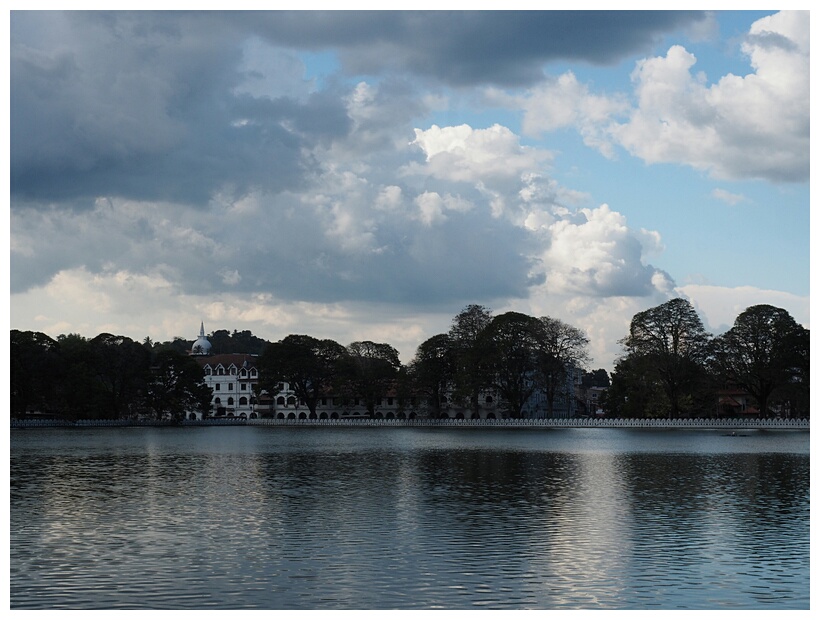 Kandy Lake