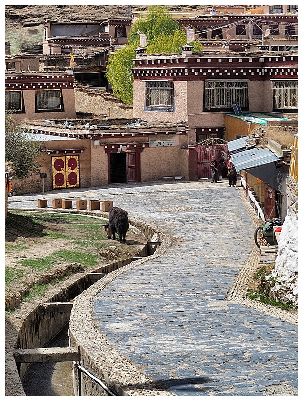 Litang Streets