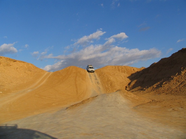 Jugando por las dunas