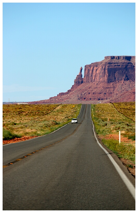 Road to Monument Valley