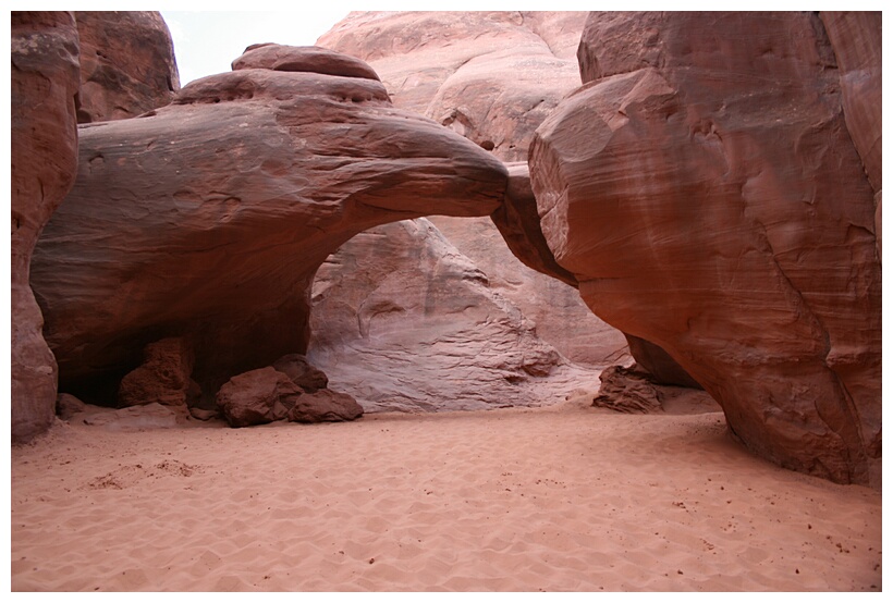 Sand Dune Arch