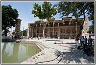 Bolo-Hauz Mosque